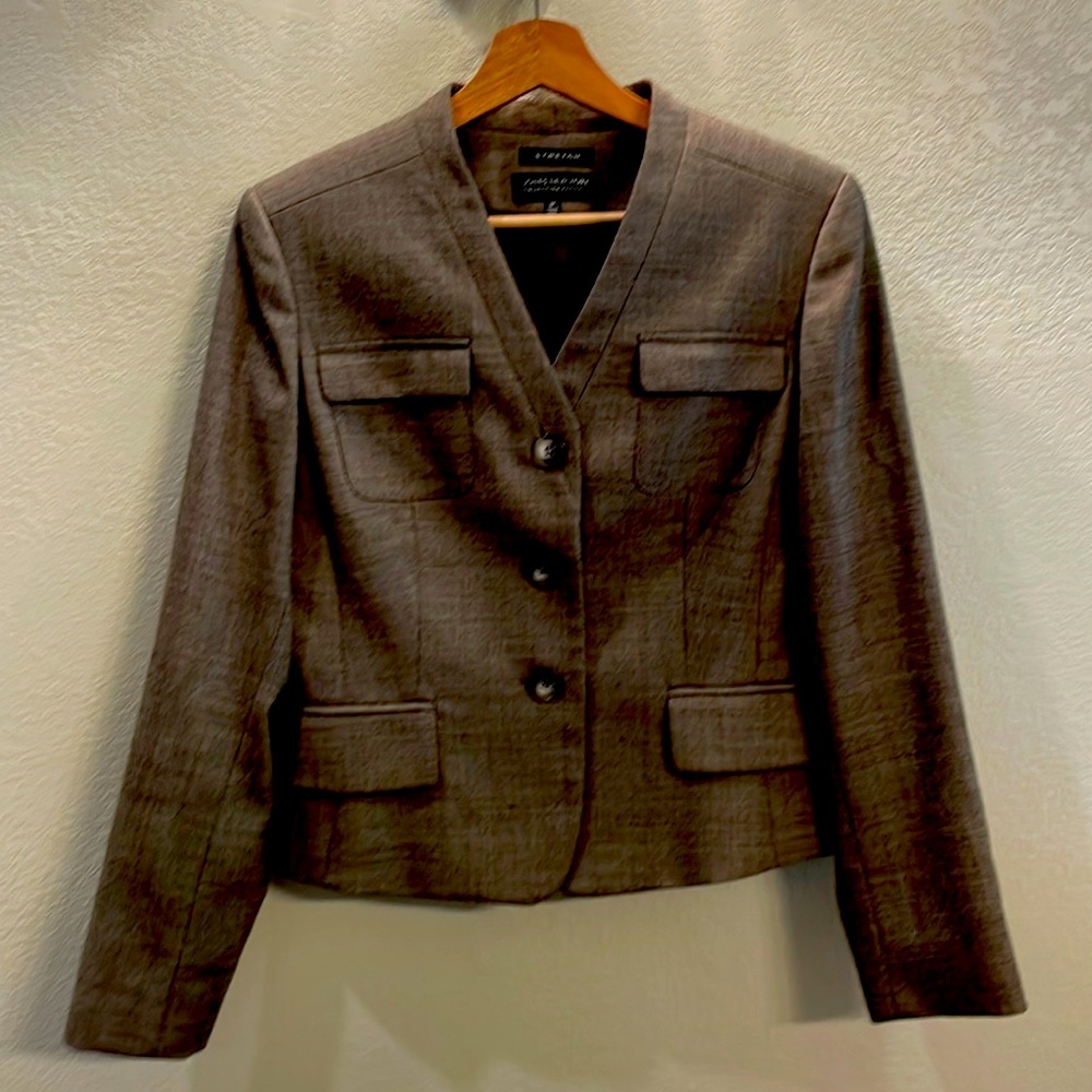 Jones New York women’s size 6 petite brown suit jacket.